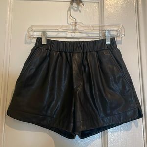 AMAZING Y2K Vegan Leather Shorts / Hotpants XS